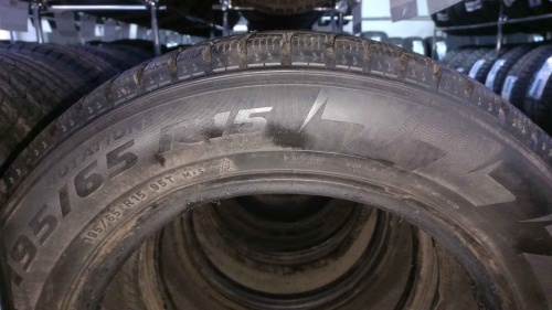 Шины Pirelli Ice Zero 195/65 R15 -- б/у 3.5